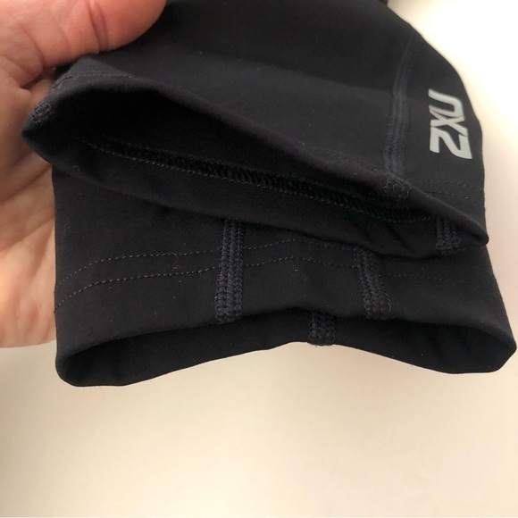 Sz‎ L- 2XU Midrise Black Silver Cropped Compression Leggings Tights - Picture 4 of 10